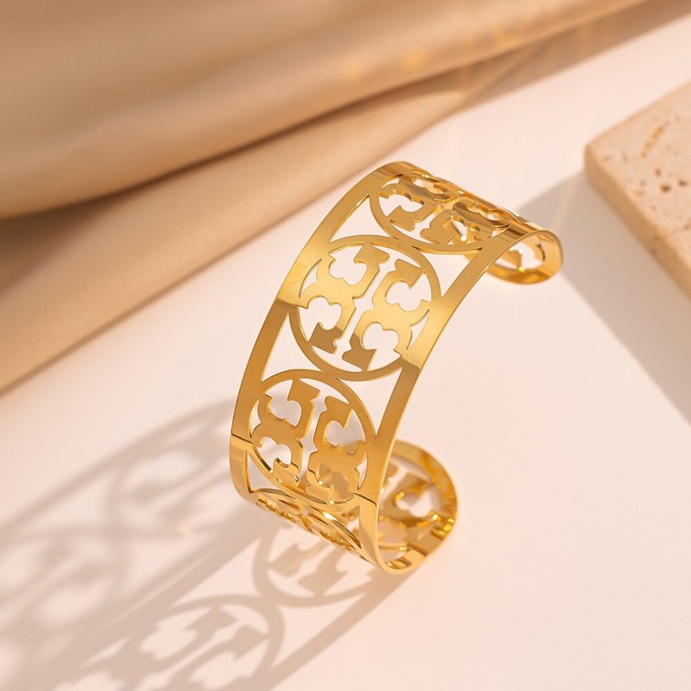 Tory Burch bracelet (brand new, with dust bag)